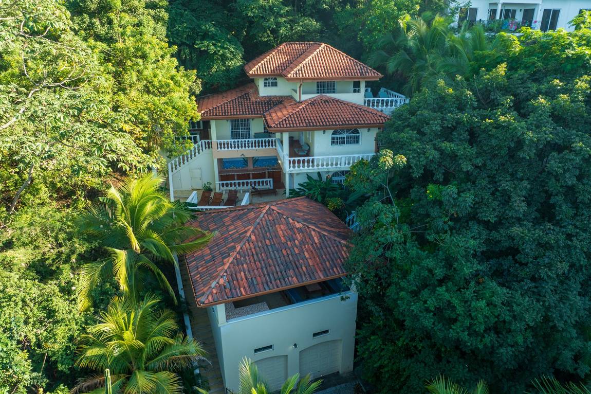 Casa Franchesca — Real estate