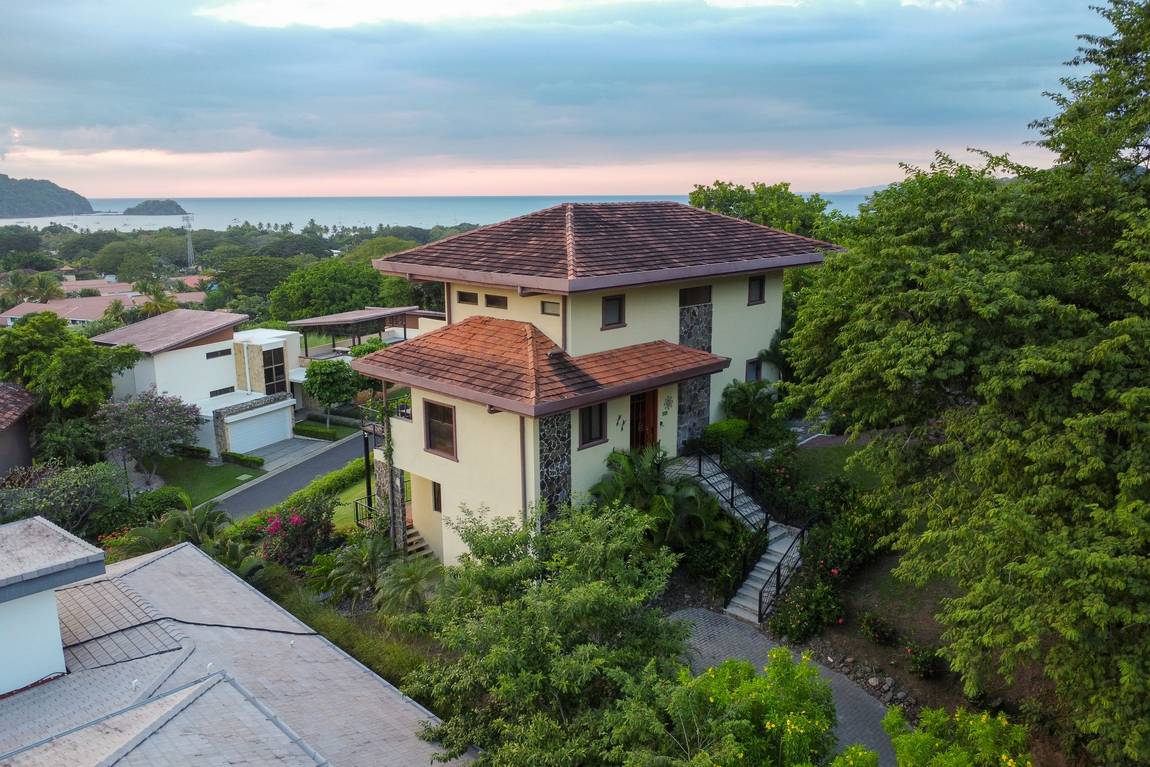 Casa Terrazas — Real estate