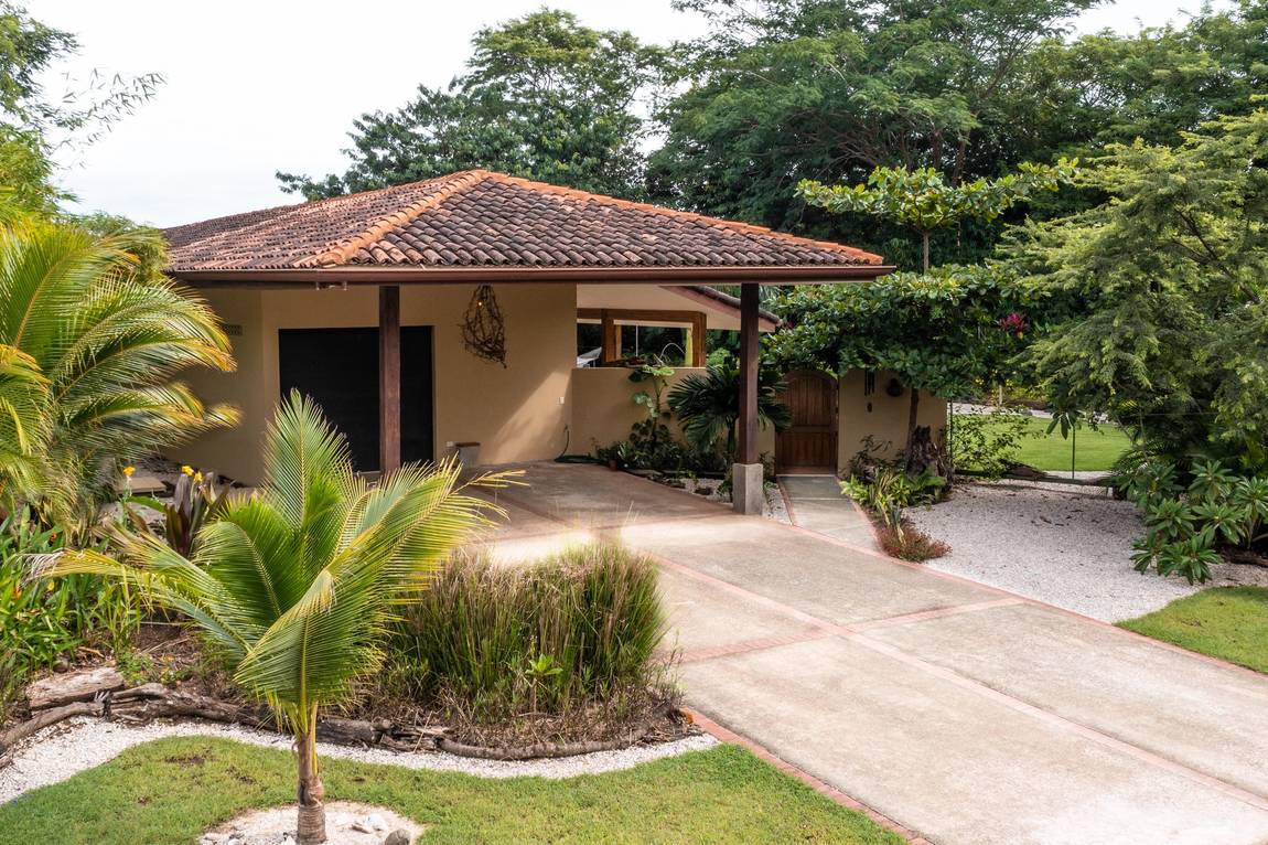 Hacienda Pinilla — Real estate