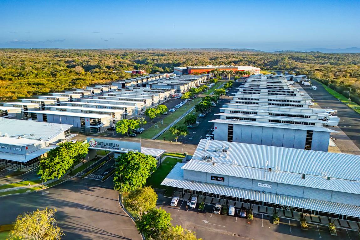 Perspective · Aéreo corporativo — Industria y territorio